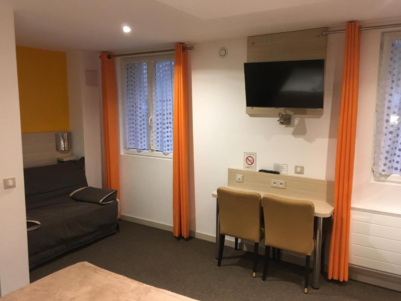 Hotel De Paris La Defense Пюто Екстер'єр фото